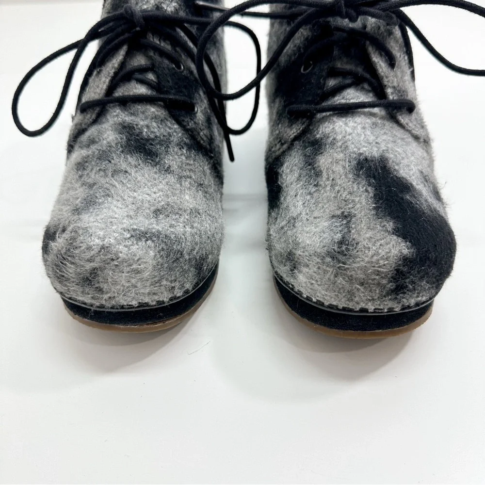 Dansko Lucille Wool Lace Up Chukka Ankle Boots in Grey and Black - Picture 10 of 10
